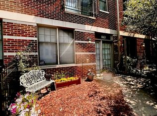 863 N May St, Chicago, IL 60642