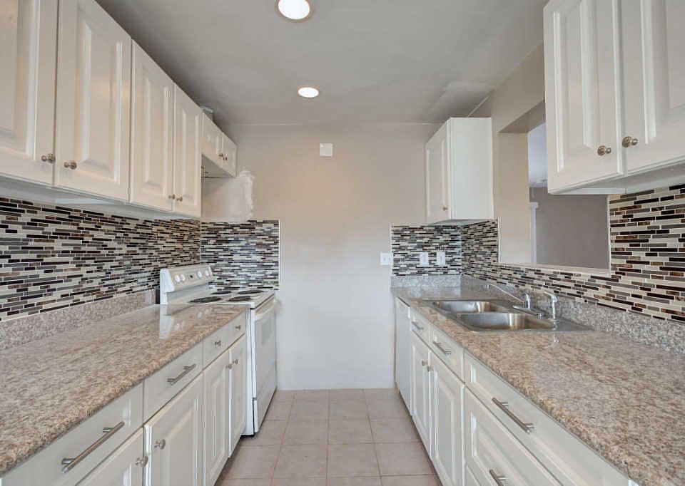 1st image of 4328 W Crittenden Ln