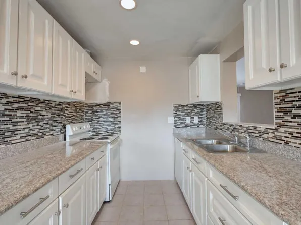 4328 W Crittenden Ln, Phoenix, AZ 85031