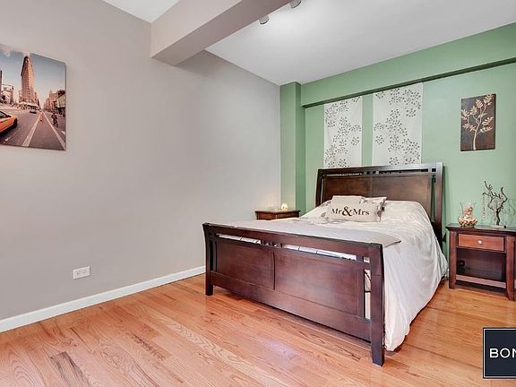 3rd image of 301 E 48th St APT 16M
