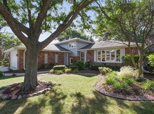 7763 Palm Dr, Orland Park, IL