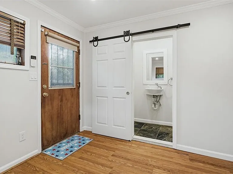1513 Melrose Dr SW — Photo 16