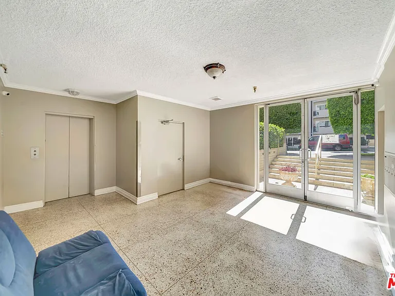 1424 N Poinsettia Pl — Photo 12