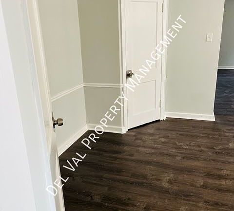 2nd image of 1014 Yeadon Ave