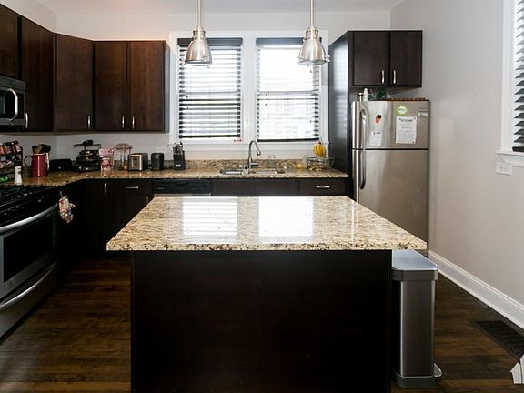 3rd image of 2506 W Argyle St #728