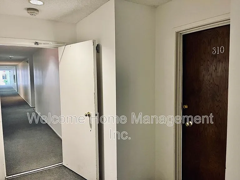 1305 Boulevard Way #310 — Photo 3