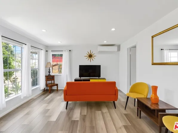 11710 Hartsook St, Valley Village, CA 91607