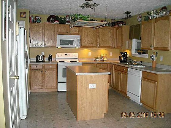 3rd image of 6402 Greenspire Pl