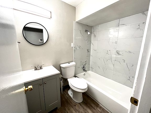 3rd image of 880 Gladiola Dr