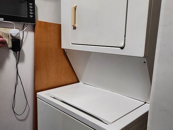 2nd image of 29 Catherine St APT 4