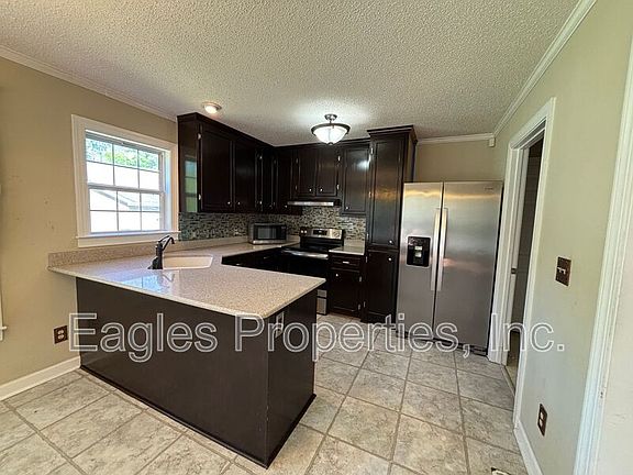 5th image of 216 Waters Cir