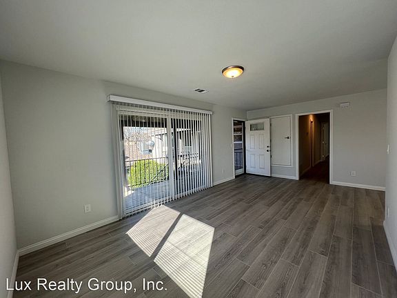 3rd image of 1612 Mendenhall Dr APT 4