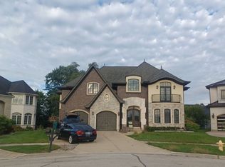 11 Bracken Ct, Lombard, IL
