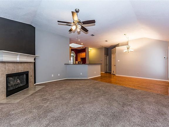 4th image of 3724 Gardenia Ln