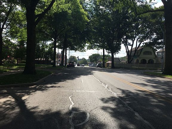 5th image of 430 W Gregory Blvd