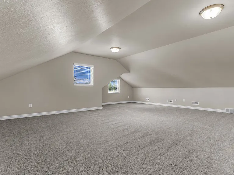 1377 S 4300 W — Photo 22