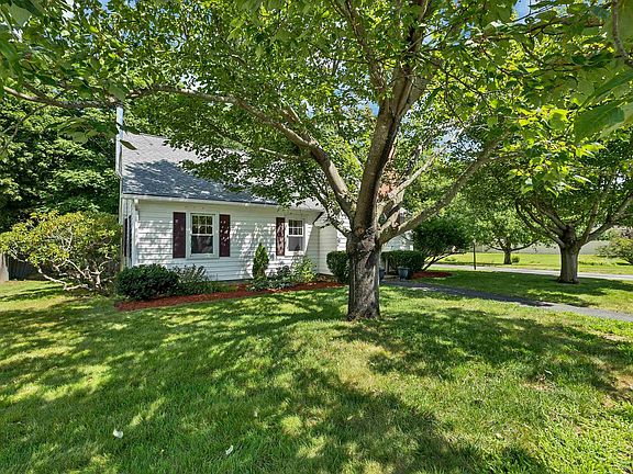 5th image of 51 Platts Avenue