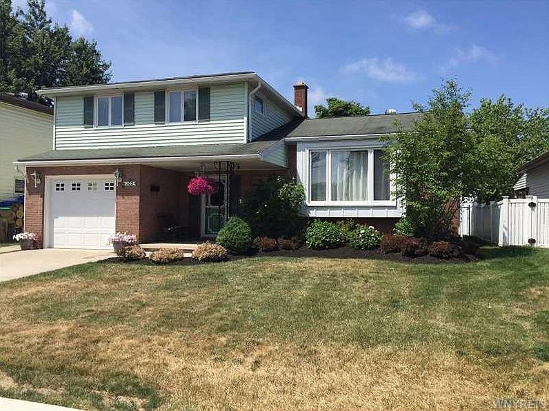 1st image of 102 W Cavalier Dr