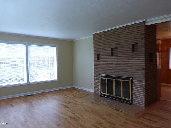 4th image of 3893 NW Port Ave