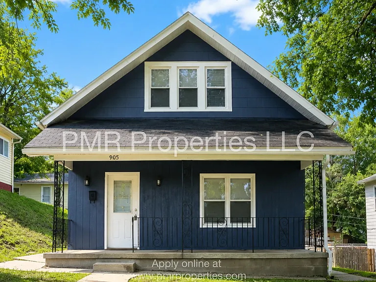 905 Logan St — Photo 1