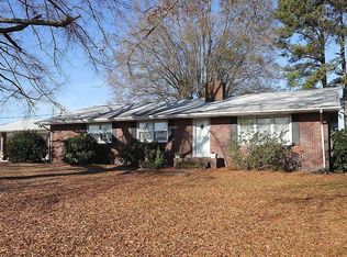 1801 Warrenton Rd, Henderson, NC 27537