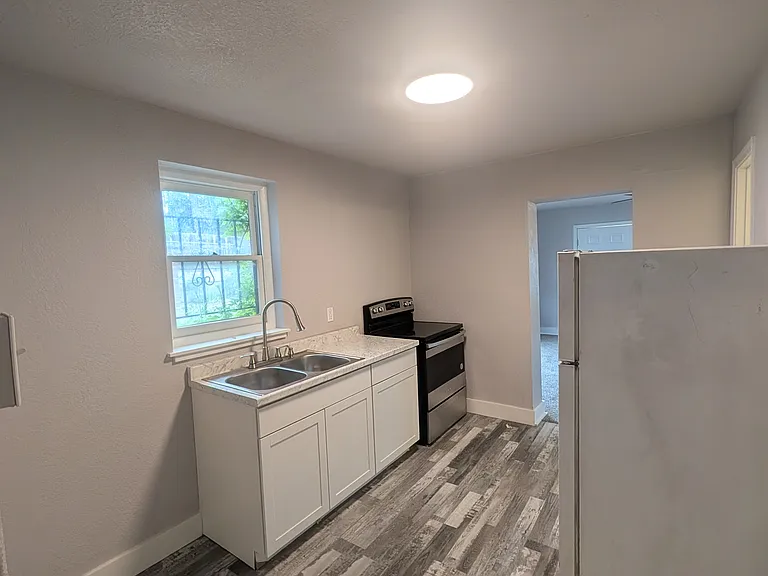 509 Broadway Ave #4 — Photo 7