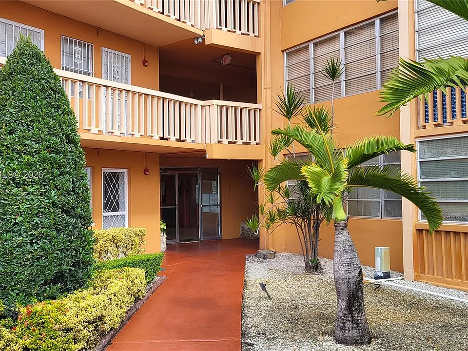 1591 NE Miami Gardens Dr #306