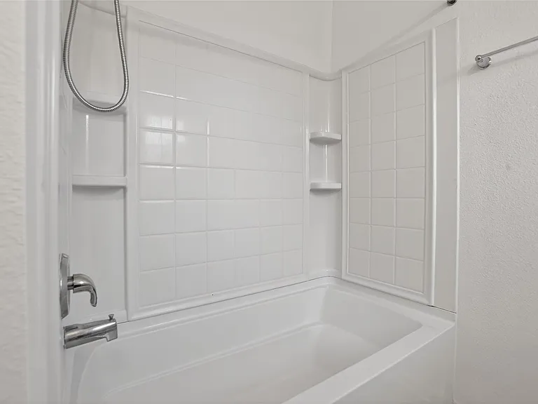 1618 Grable Cove Ln — Photo 25
