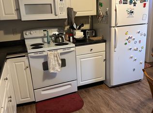 28 Pine St APT 1, Auburn, ME 04210