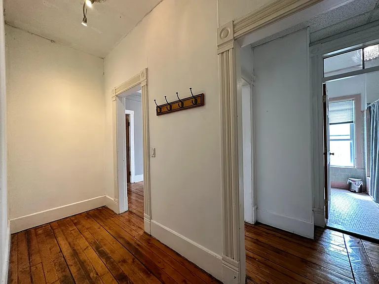 124 Almy St #2D — Photo 9