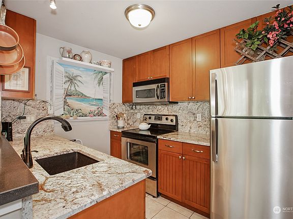 4th image of 3008 N Narrows Drive #B303
