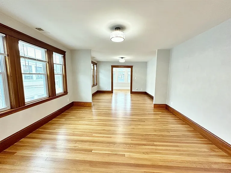 75 Governor Winthrop Rd — Photo 15