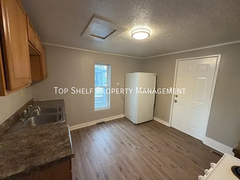 1713 Lyon St — Photo 4