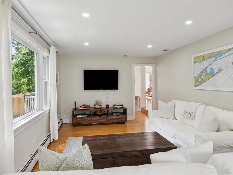 28 Dover Ave — Photo 12