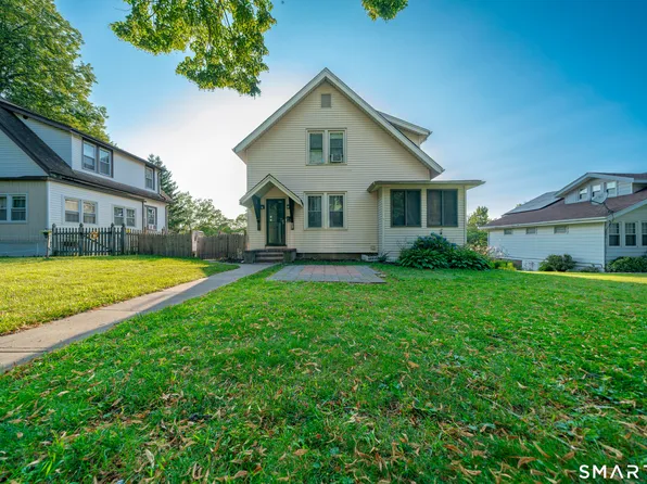 33 Collins Parkway, Meriden, CT 06450