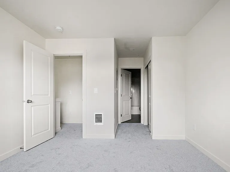 New 3 Bedroom, 2.5 Bath Townhouse in Sheridan- Pet Friendly! — Photo 16