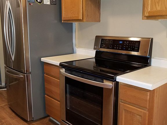 3rd image of 7425 Brookdale Dr #103