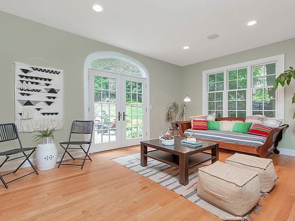 3rd image of 50 Highland Ave