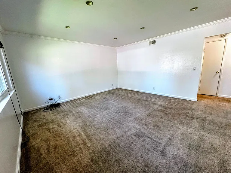 2116 Eric Ct #1 — Photo 3