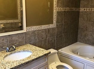 21 Climbing Ivy Ct, Germantown, MD 20874