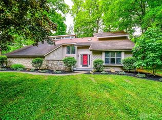 222 Walnut Grove Dr, Dayton, OH 45458