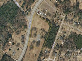 3390 Springs Rd NE, Hickory, NC 28601