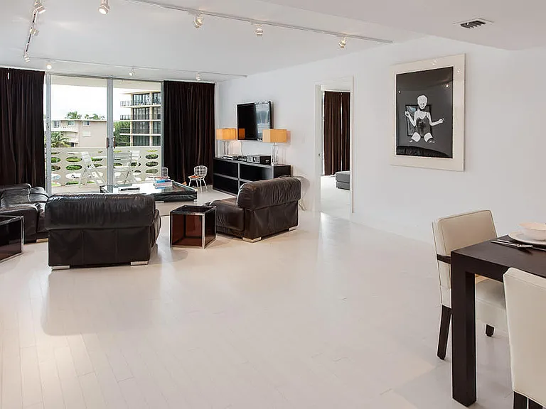 100 Sunrise Ave #404 — Photo 3
