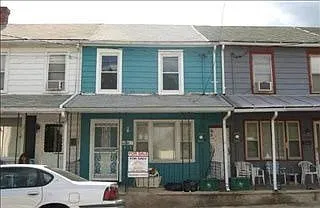 438 Factory St photo 1