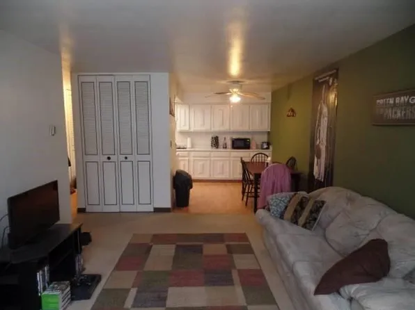 2523 N Oakland Ave #12, Milwaukee, WI 53211