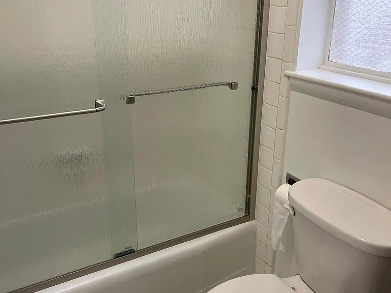 2525 Annunciation St #5 — Photo 7