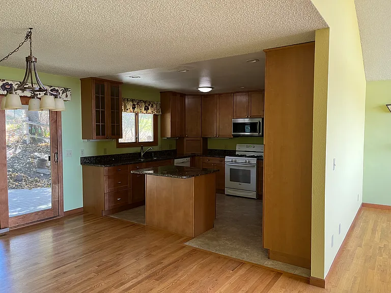 Continental Way — Photo 3