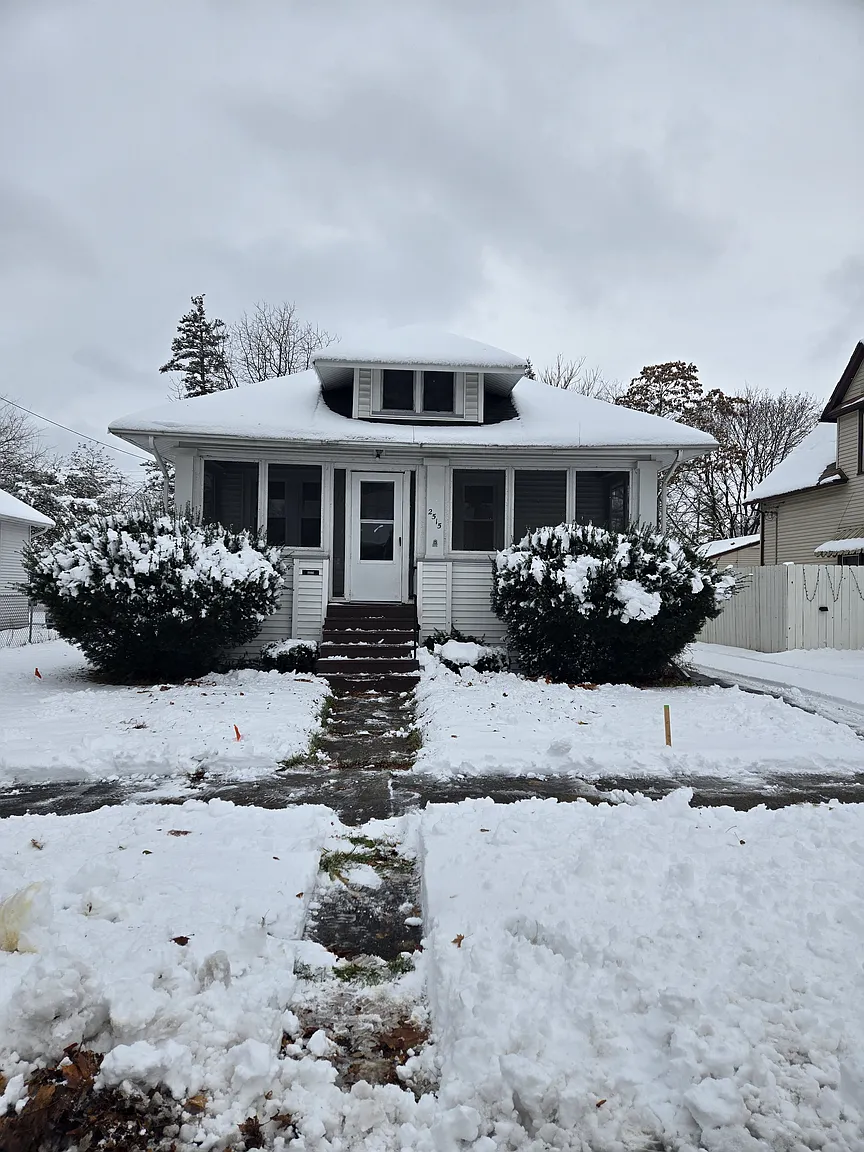 2515 N Bond St photo 1
