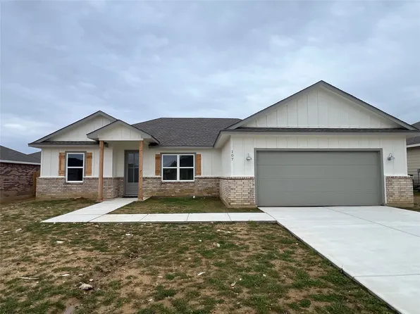107 Cooper Dr, Cleburne, TX 76031