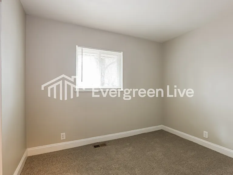 8816 Montery Ct — Photo 14